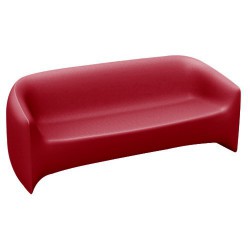 Golpe sofá vermelho de empuxo