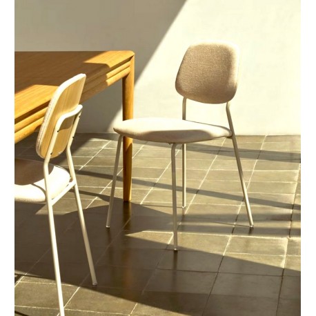 Set de 4 sillas y cojín metálicos Linda VeryForma Chenilla beige Set de 4 sillas y cojín metálicos Linda VeryForma Chenilla beige