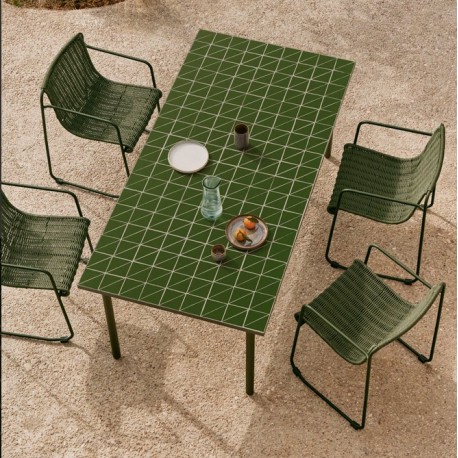 Silla Arvin Swirl en tejido chenilla beige y patas de madera de roble VeryForma